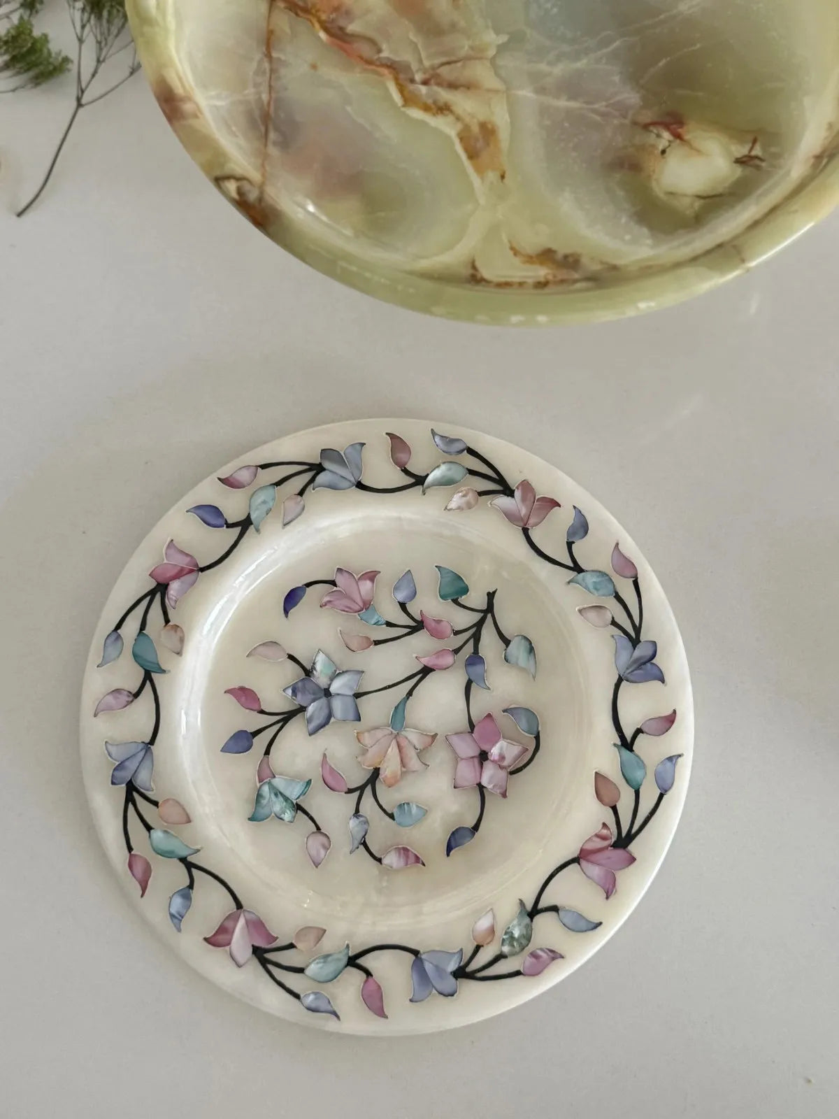 Maharani Plate Dining Table Centerpiece For Decor, Far View